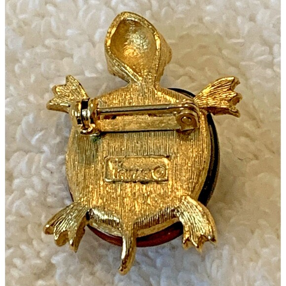 Vintage Trifari Signed Turtle Brooch Gold Tone Faux Tortoise Shell Pin 1960s - Picture 2 of 9